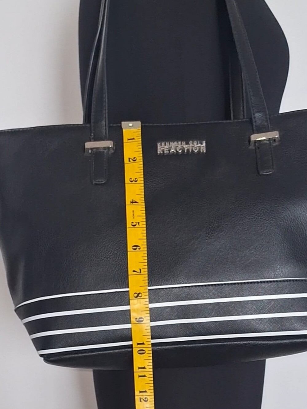 Kenneth Cole Tote - Picture 10 of 11